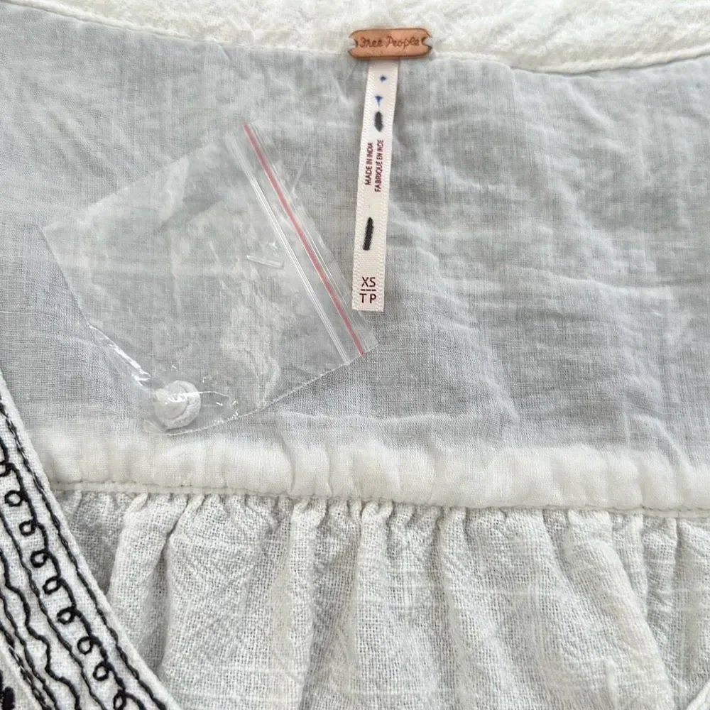 FREE PEOPLE Iggie Embroidered Blouse in Ivory/Black Bean Size XS